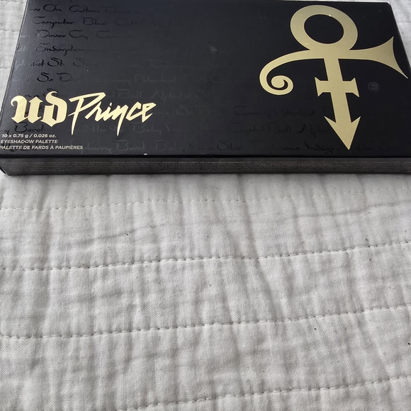 Urban Decay Prince Eyeshadow Palette - Picture 4 of 7